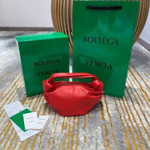 Bottega Veneta葆蝶家 Mini Bag 甲油红629635