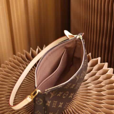 Louis Vuitton LV Pochette Accessoires麻将包 M40712