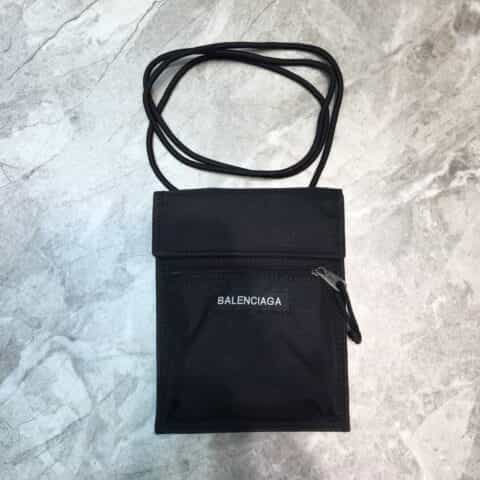 Balenciaga巴黎世家数码烫logo原版进口帆布手机包皮绳挎包