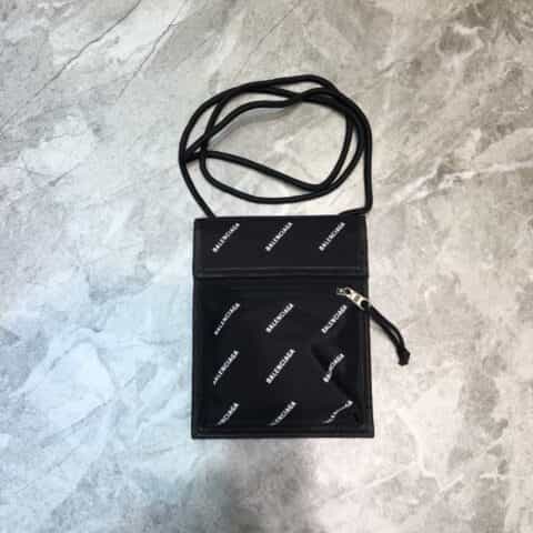 Balenciaga巴黎世家数码烫logo原版进口帆布手机包皮绳挎包