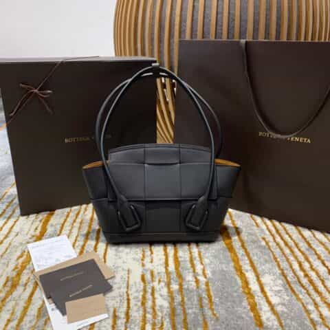 Bottega Veneta The Arco 33 bag 575943荔枝纹黑色