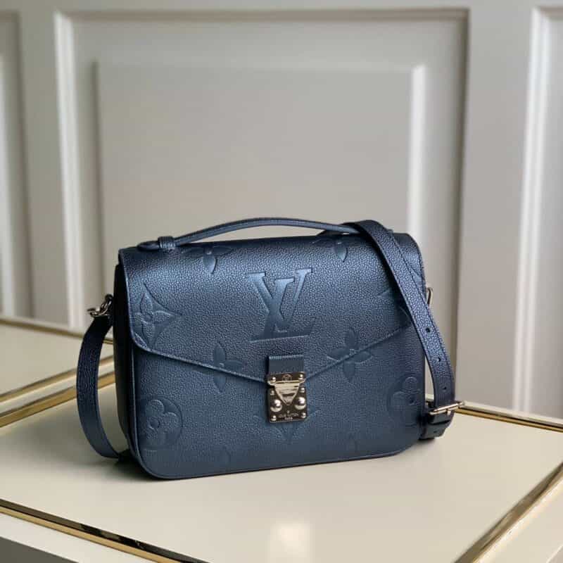 Louis Vuitton LV Pochette Metis bag M59211蓝色名媛网