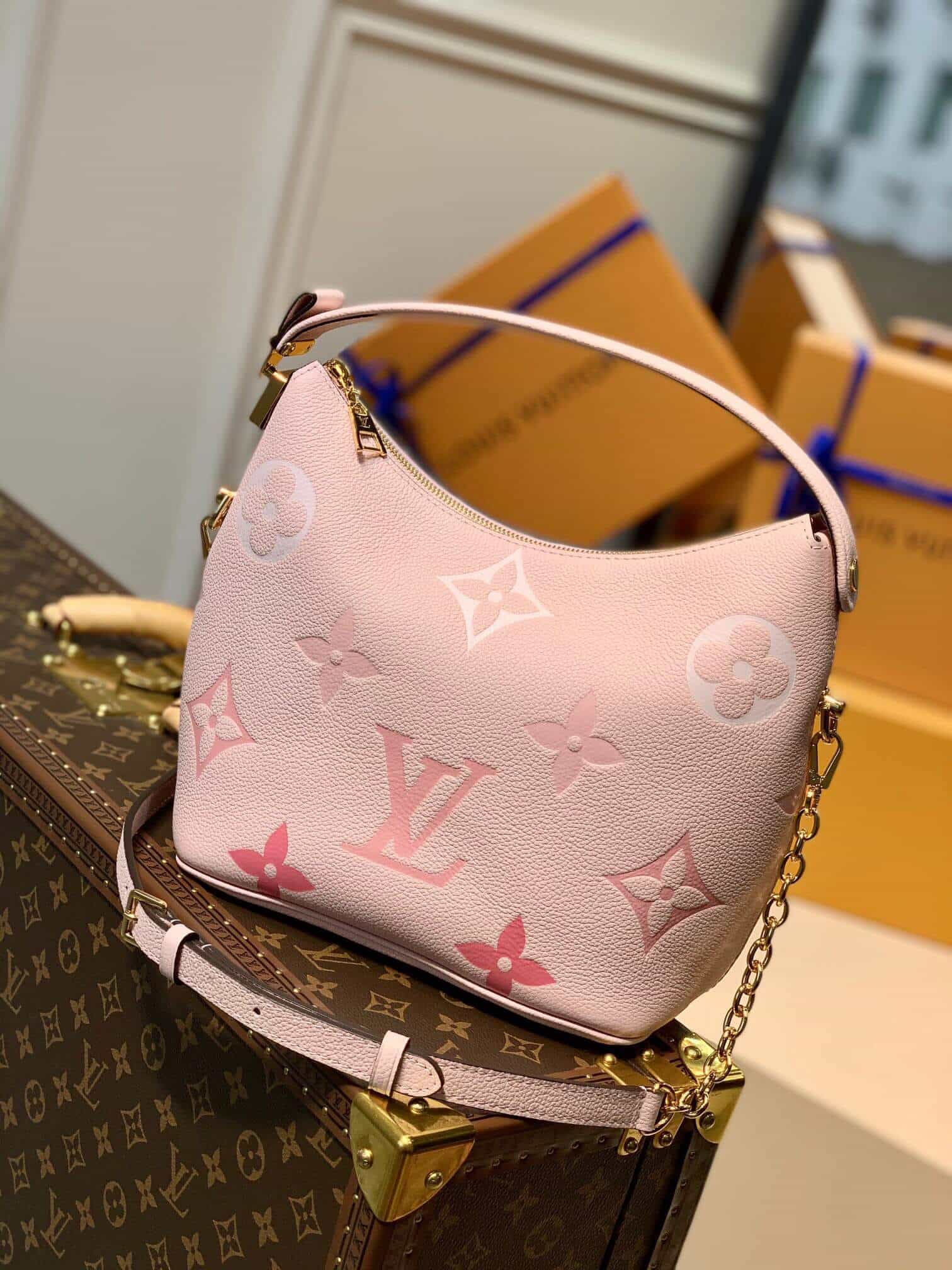 Shop Louis Vuitton Marshmallow (M45697) by inthewall