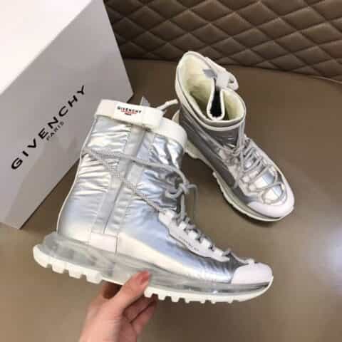 Givenchy纪梵希   2021秋冬系列，男士防风气垫运动鞋高靴