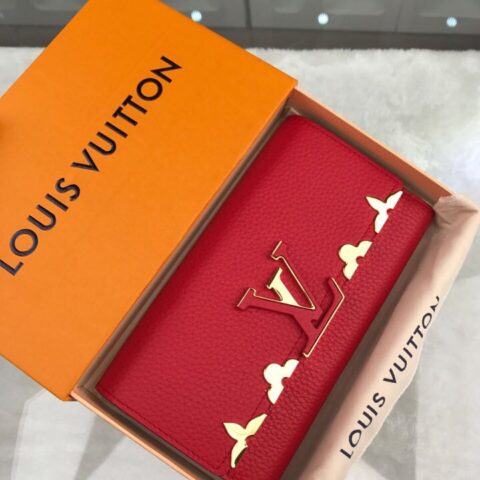 Louis Vuitton LV Capucines 花卉装饰长款钱夹 M64553