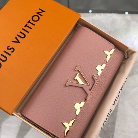Louis Vuitton LV Capucines 花卉装饰长款钱夹 M64552