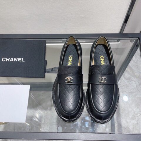 CHANEL香奈儿   金色双C大logo点缀小香家 顶级板最新乐福鞋
