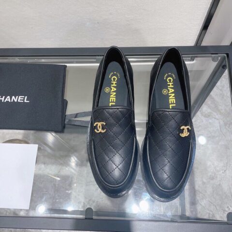 CHANEL香奈儿   金色双C大logo点缀小香家 顶级板最新乐福鞋