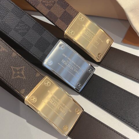 Louis Vuitton路易威登   男士徽标双面腰带40mm