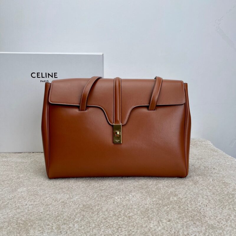 CELINE Soft16 中号焦糖色粒面牛皮革柔软手袋195543