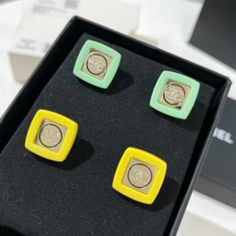 新款☑️CHANEL香奈双c黄色绿色亚克力耳钉耳环