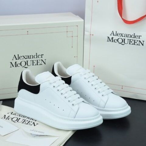Alexander McQueen/亚历山大麦昆 黑皮尾松糕鞋厚底增高小白鞋0Y3H6