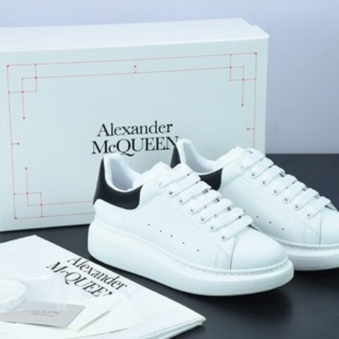 Alexander McQueen/亚历山大麦昆 黑皮尾松糕鞋厚底增高小白鞋0Y7H4