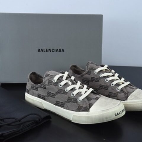 巴黎世家/Balenciaga 巴黎世家布鞋低帮     棕色 货号：688754W6RG20015