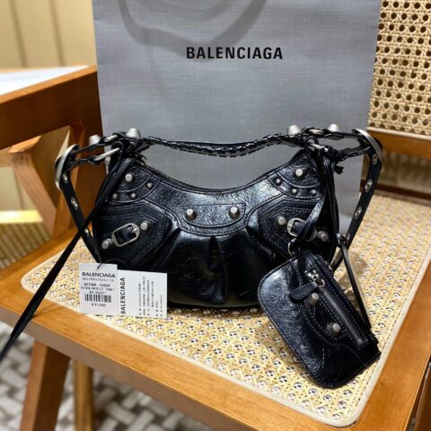 Balenciaga Le Cagole 26CM 抓皱牛皮月牙包 671309黑色