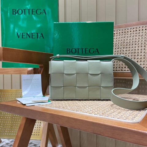 Bottega Veneta CASSETTE 23CM 编织皮革方盒斜挎包 578004洞石绿