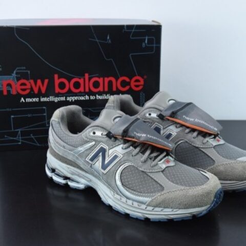 New Balance 新百伦M2002RVA 复古跑鞋/口袋 灰银 2022最款