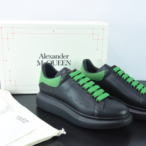 Alexander McQueen 亚历山大麦昆松糕鞋厚底增高小白鞋