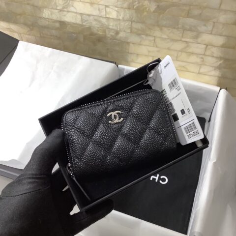 Chanel 20新品 进口球纹牛皮卡包钱包 A84511黑色/银扣