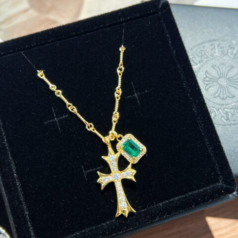 经典爆款 克罗心金色十字架绿宝石项链