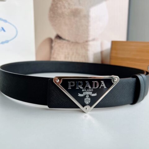 Prada 普拉达   男士logo金属扣牛皮腰带宽度:3.5cm