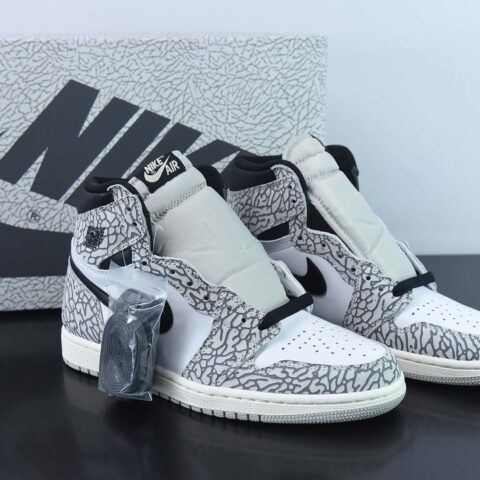 Air Jordan 1 High "White Cement" 白黑 爆裂纹男子高帮球鞋 货号：DZ5485-052