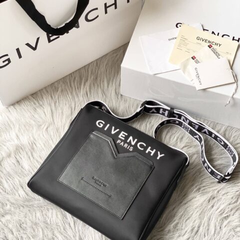 Givenchy纪梵希进口尼龙布最新休闲挎包1112