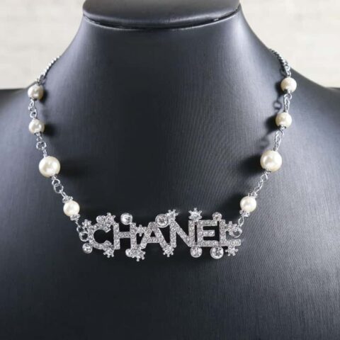新款☑️ 香奈儿银色23p珍珠满钻字母项链