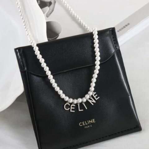 新款☑️ Celine瑟琳流苏字母珍珠项链