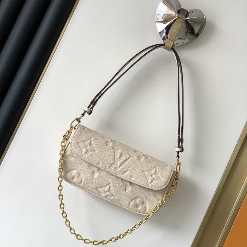 LV M82210 WALLET ON CHAIN IVY 手袋
