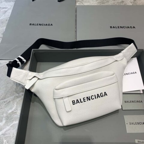 Balenciaga巴黎世家进口小牛皮材质胸包腰包180406
