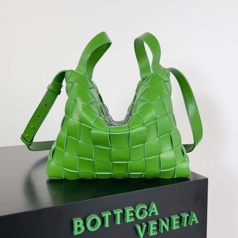 BottegaVeneta葆蝶家保龄球包款号：730327 青椒绿