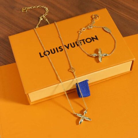 Louis Vuitton 路易威登IV 花卉项链 手链