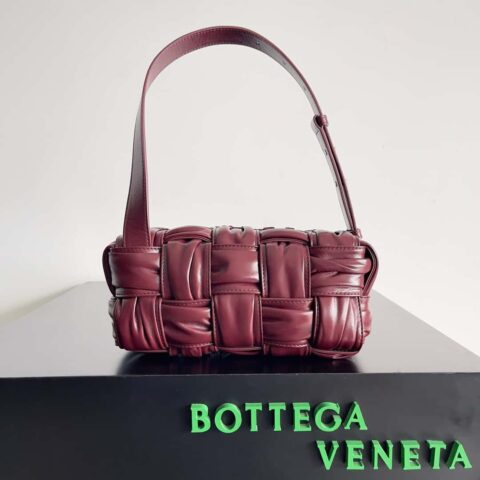 BV新款Bottega Veneta2022秋冬腋下包 款号：736233 酒红色