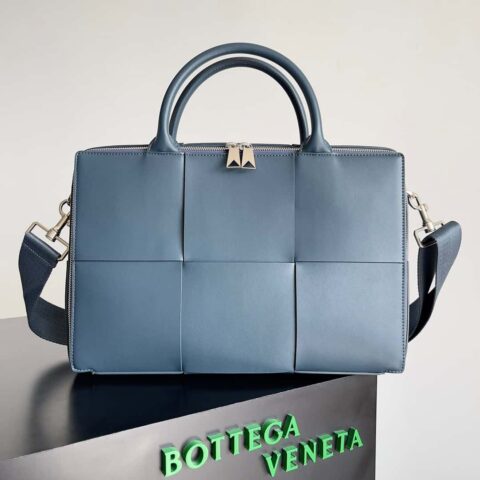 Bottega Veneta 大格编织男士公文包 型号680120 深蓝色