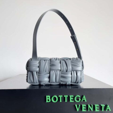 BV新款Bottega Veneta2022秋冬腋下包 款号：736233 闪电灰