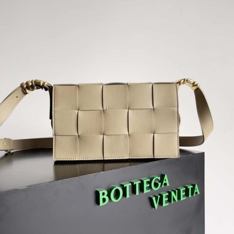 Bottega Veneta CASSETTE 23CM BAG 型号；666870 灰褐色