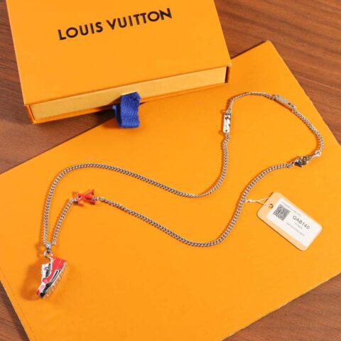 Louis Vuitton 路易威登IV TRAINER 球鞋项链