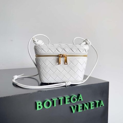 2023新款BV小盒子Bottega Veneta 编织迷你化妆包 型号；743551 小盒子包 白色