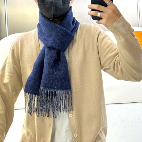 Burberry巴宝莉 2023巴黎时装展双面羊绒围巾