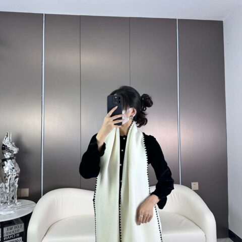 CHANEL 羊毛纱线围巾
