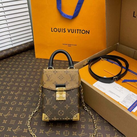 Louis Vuitton M82465 Camera Box