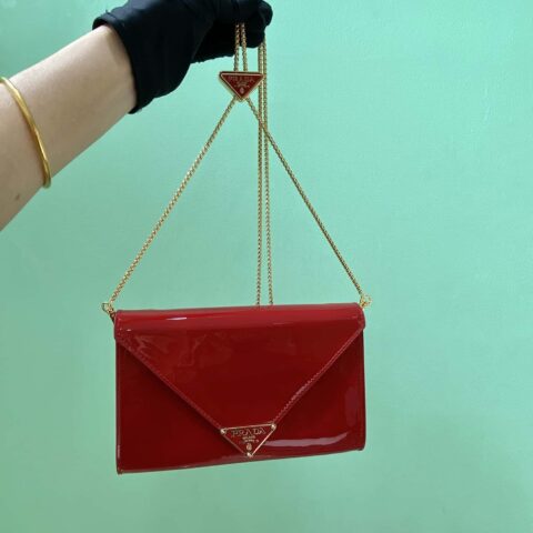 PRADA 🎉漆皮信封包🎉1Bp051手包 红色