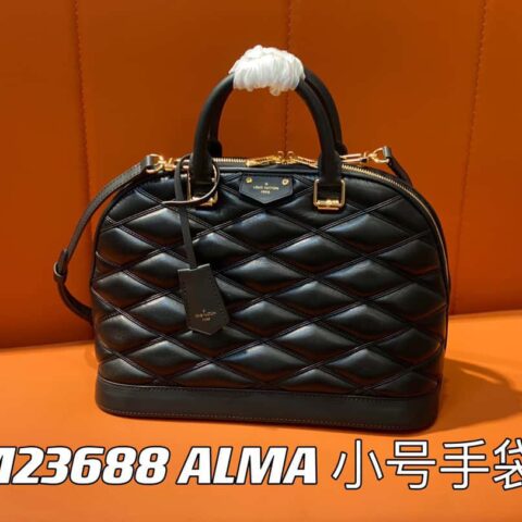 【原单精品】M23688黑色 全皮菱格贝壳包系列 ALMA 小号手袋